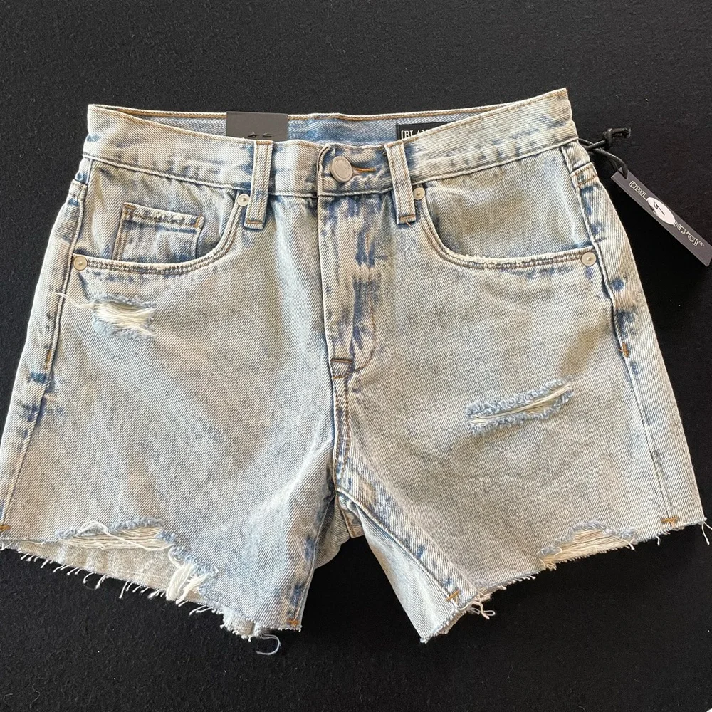 NWT‎ Blank NYC Distressed Wash Mom Denim Shorts